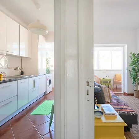 Central & Sunny 2Br Apt Near Beach, By Timecooler Setubal Exterior photo