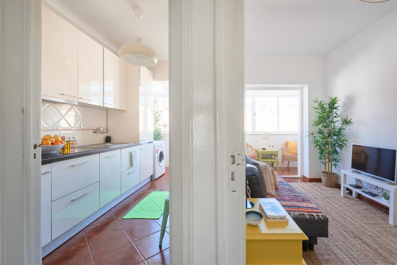 & Sunny 2br Near Beach, By Timecooler Setubal