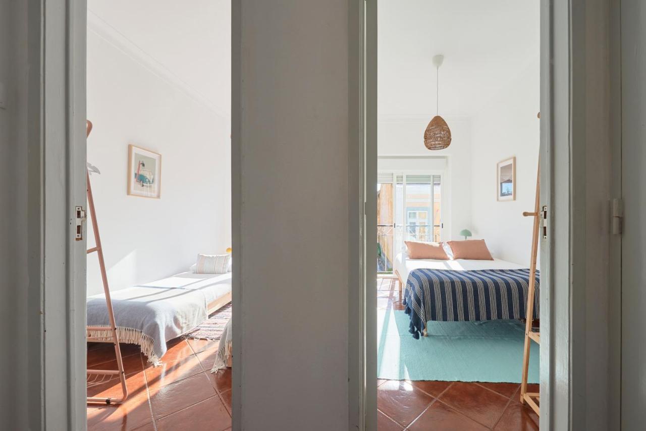 & Sunny 2br Near Beach, By Timecooler * Setubal